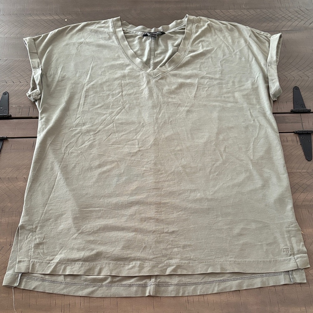 Banana Republic Olive V-Neck Short Sleeve Tee